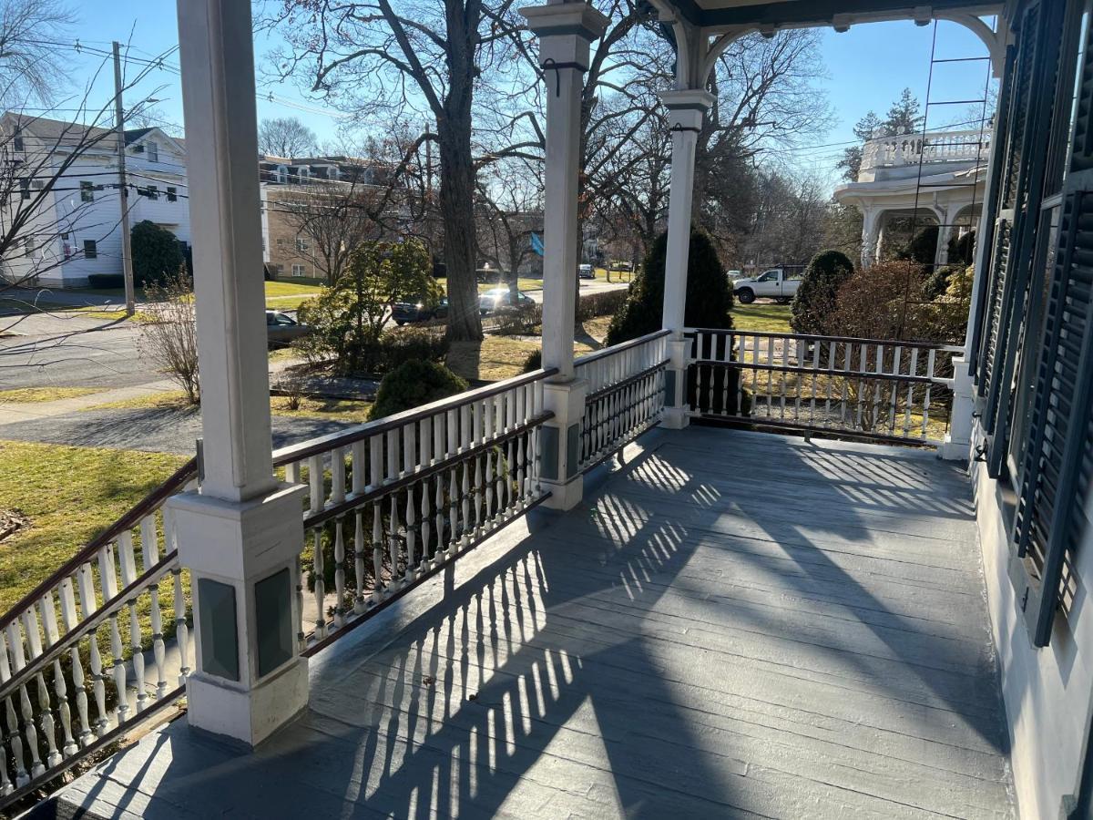 1 Bedroom Private Victorian Apt In Convenient City Location On 5 Acre, Sleeps 4 Πουκίπσι Εξωτερικό φωτογραφία